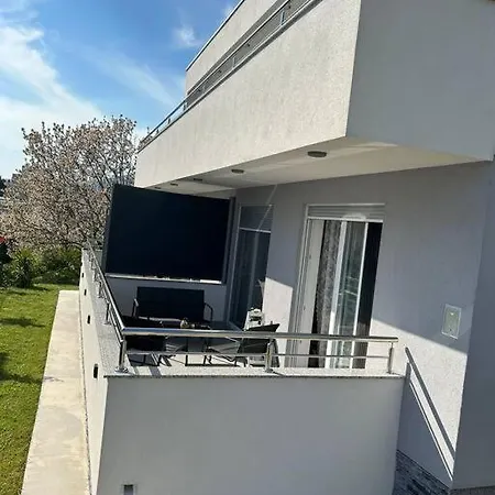 Adrian Apartment *