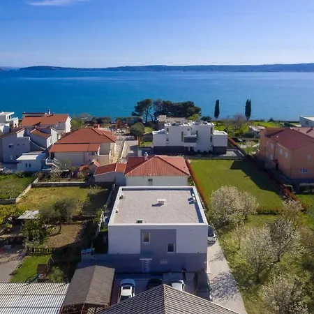 Adrian Apartment Kastela