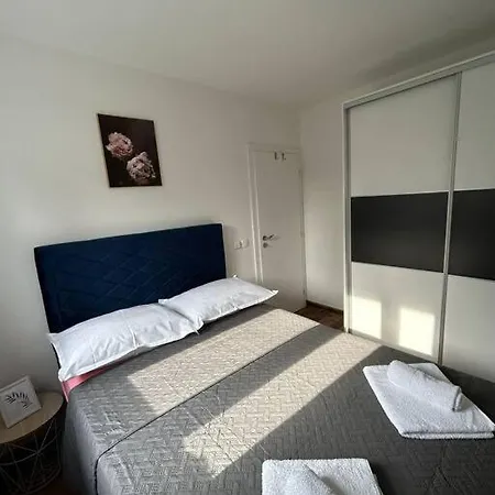 Adrian Apartment *