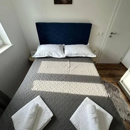 Apartment Adrian *